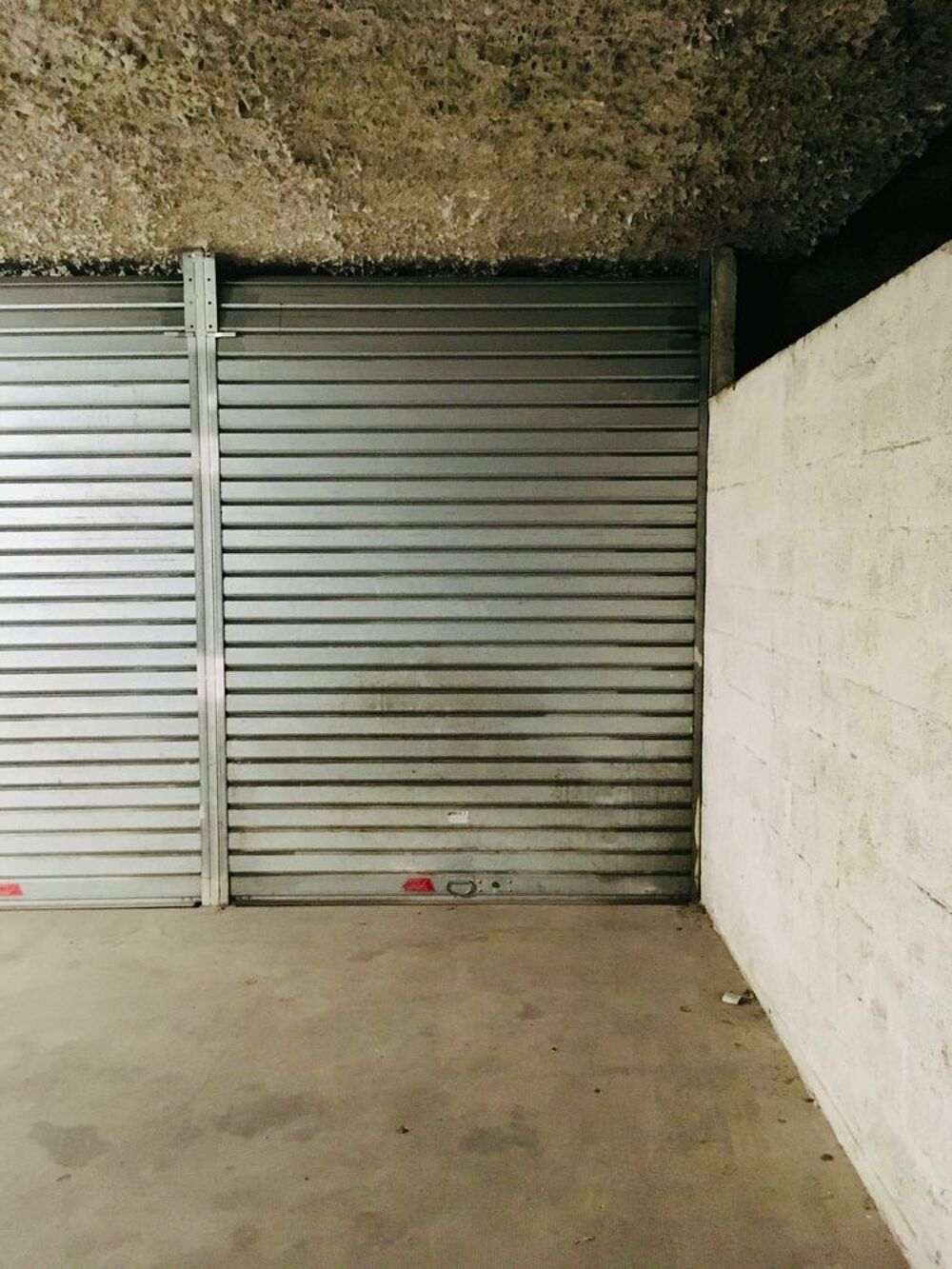 Location Parking/Garage Box garage à  louer Bd Edouard Herriot Marseille 8