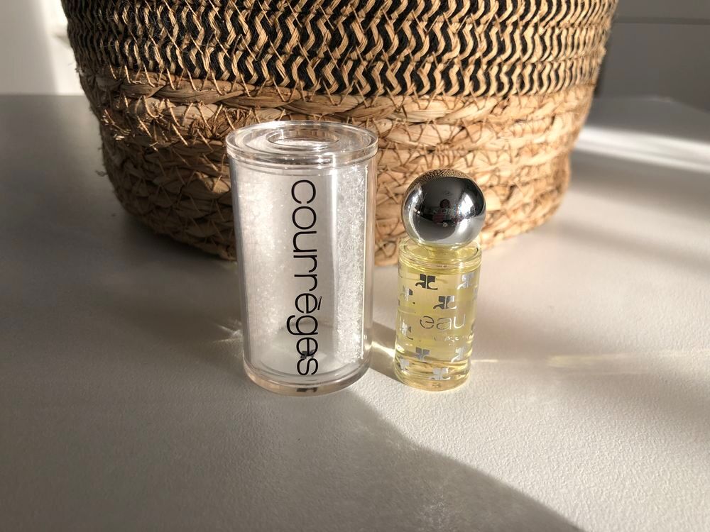 miniature de parfum eau de Courrege 