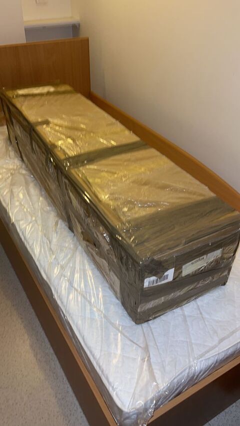 Bonjour poupe raliste 900 euros tel 0786081826 900 vry (91)