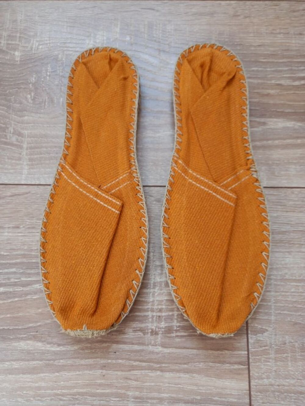 Espadrille neuve moutarde taille 37 Chaussures