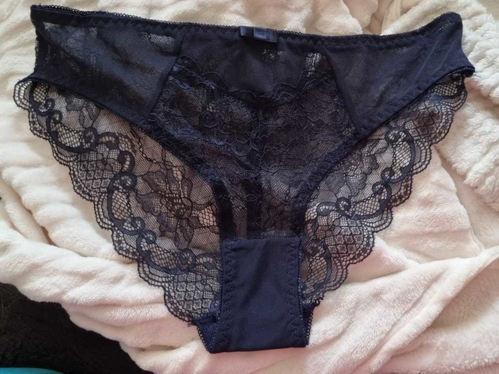 Tr&egrave;s joli tanga couleur bleu nuit Taille XL Vêtements