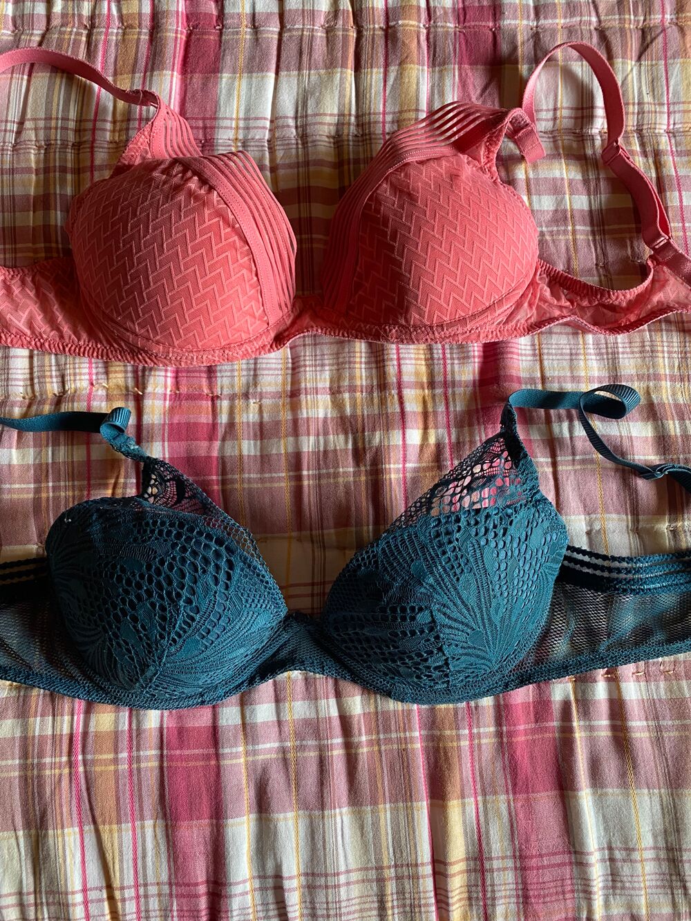 Lot soutien gorge Chantelle 85 C Vtements