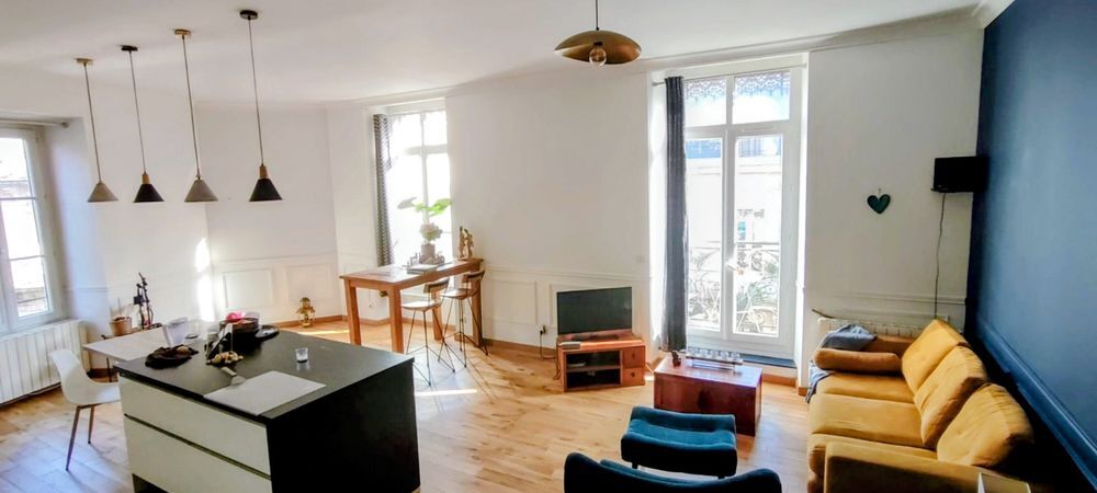 Vente Appartement Appartement haussmannien de caractère ? 90 m² ? Hyper-centre Nîmes
