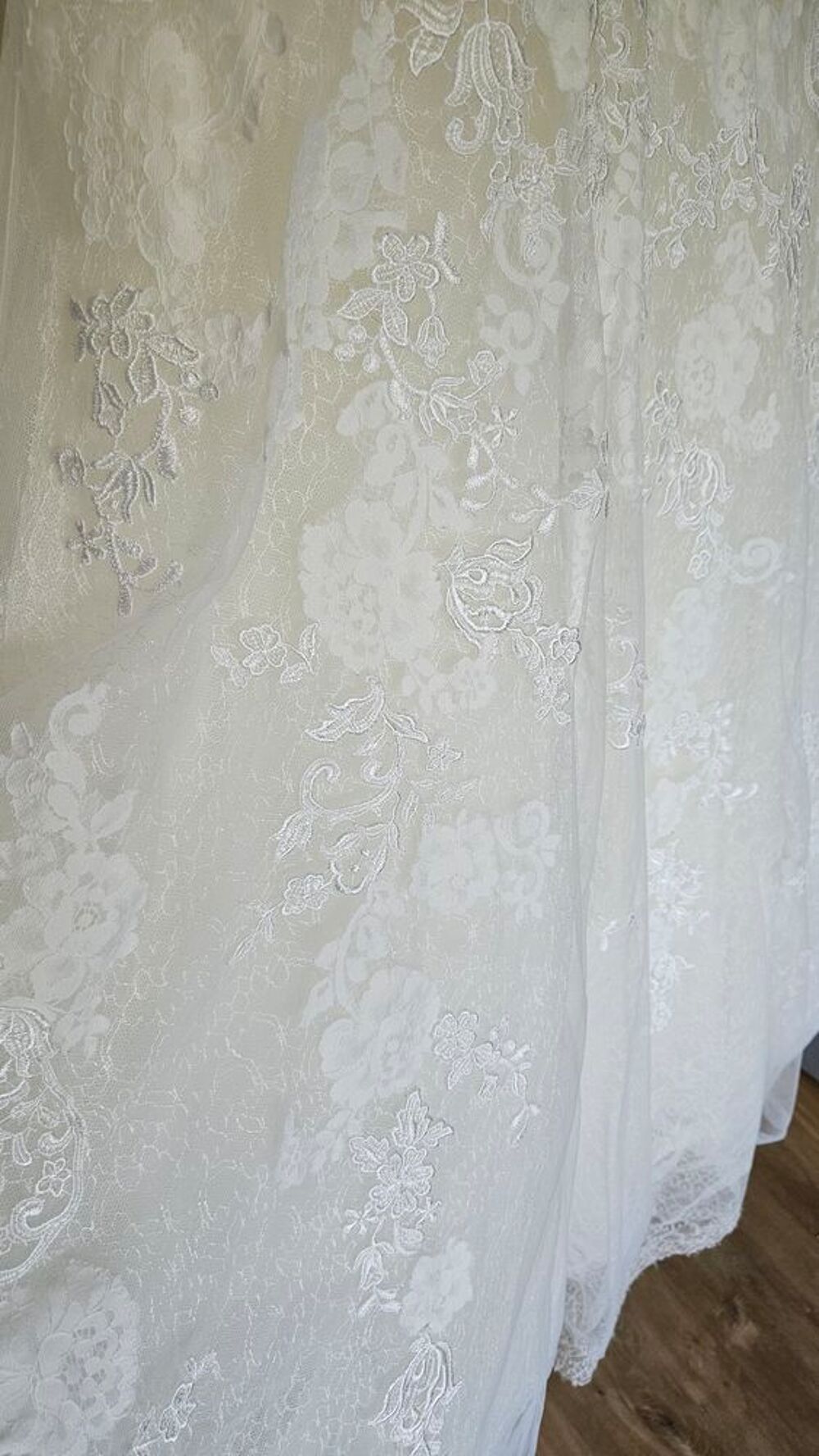 Robe Pronovias dentelle Vtements