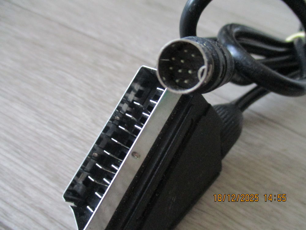 Cable p&eacute;ritel rgb Consoles et jeux vidéos