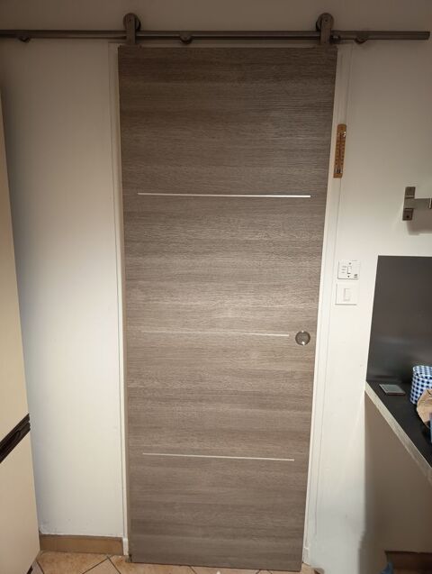 Porte coulissante accroche murale 80 Millery (69)