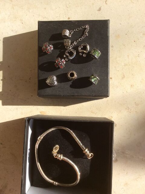 Bracelet + accessoires 48 Six-Fours-les-Plages (83)