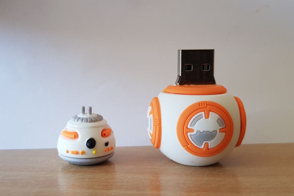 cl&eacute; key usb fantaisie 8gb starwars robot bb-8
Matériel informatique