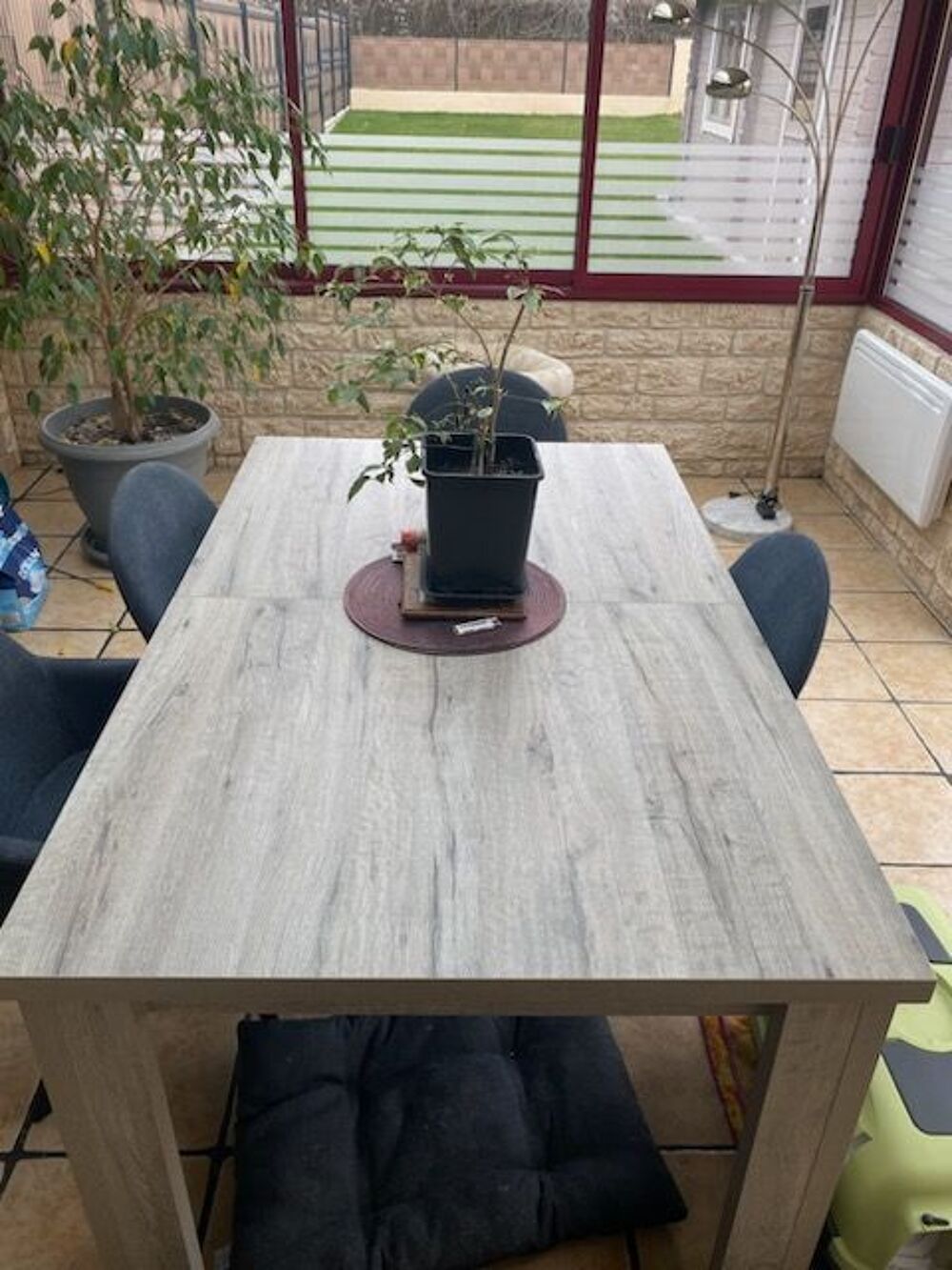 Salle &agrave; manger neuves achet&eacute; chez meuble jomin Meubles