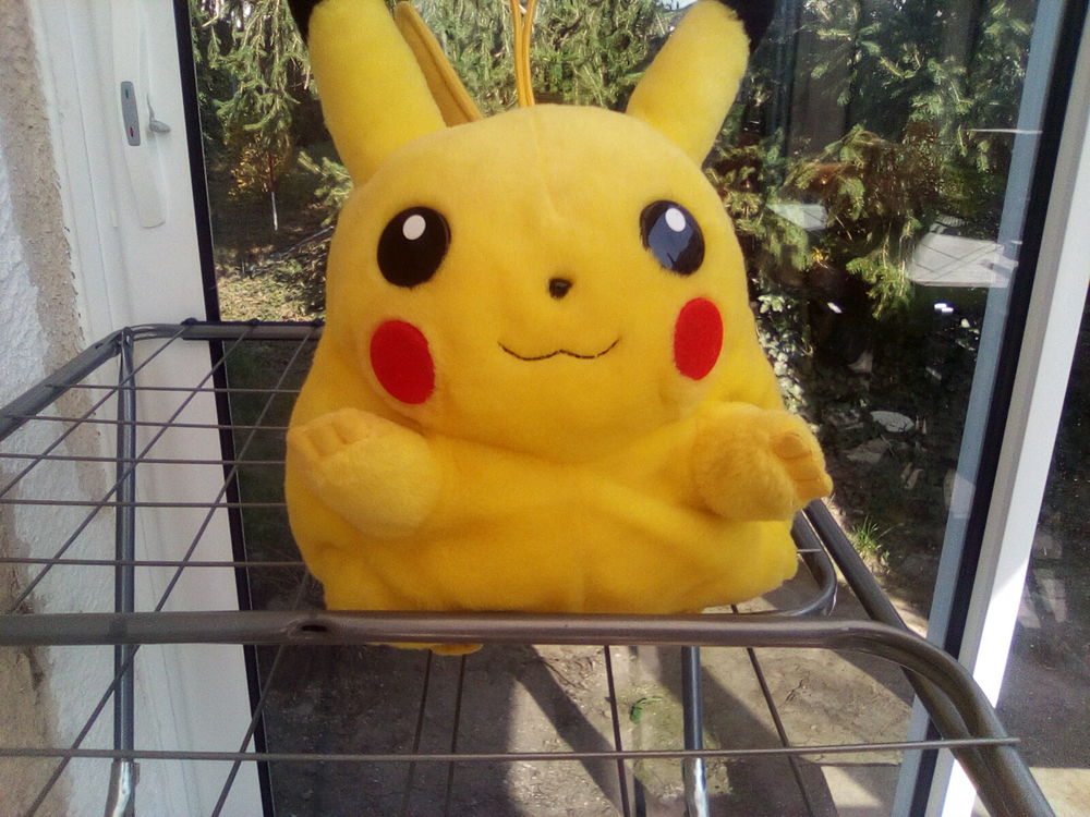 peluche Pikachu range pijama Jeux / jouets