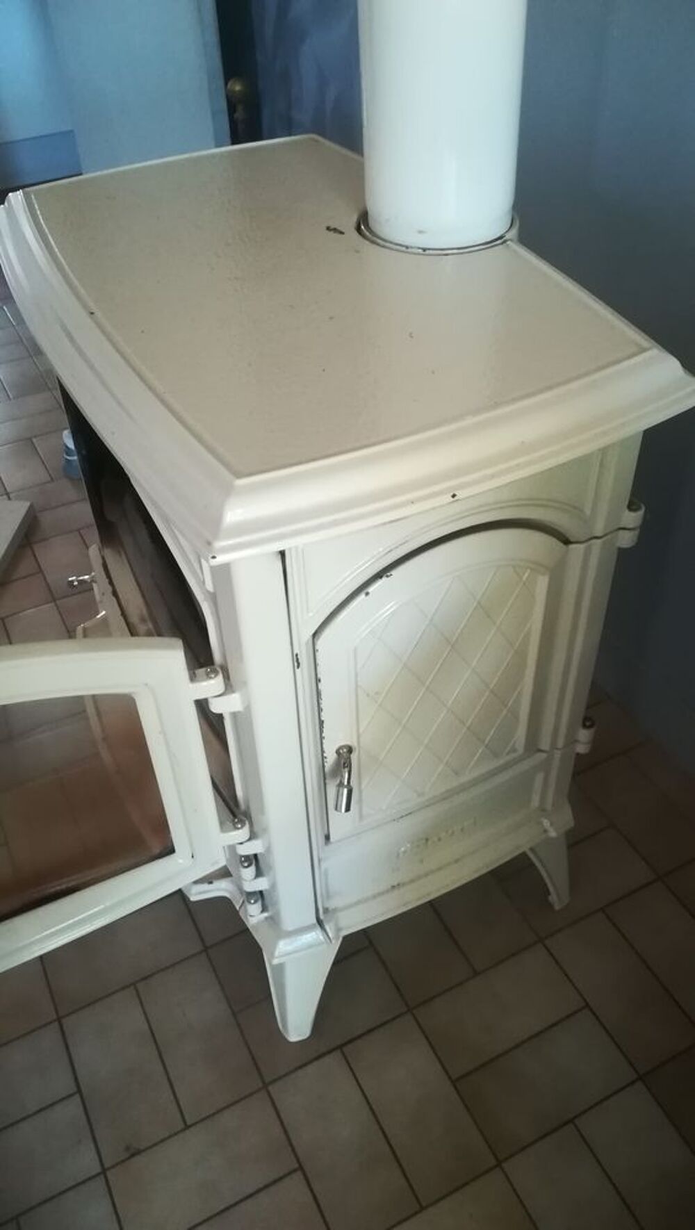 Po&ecirc;le &agrave; bois en fonte 11kW (2010) Meubles