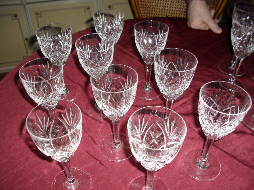 SERVICE VERRE TAILL&Eacute; MAIN, SAINT LOUIS Décoration