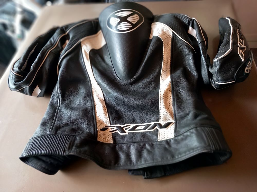 Blouson moto cuir Vêtements