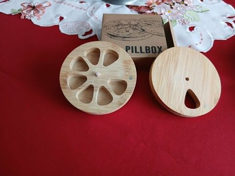  Joli pilulier 7 jours en bois artisanal N� 1439 Beaune (21)