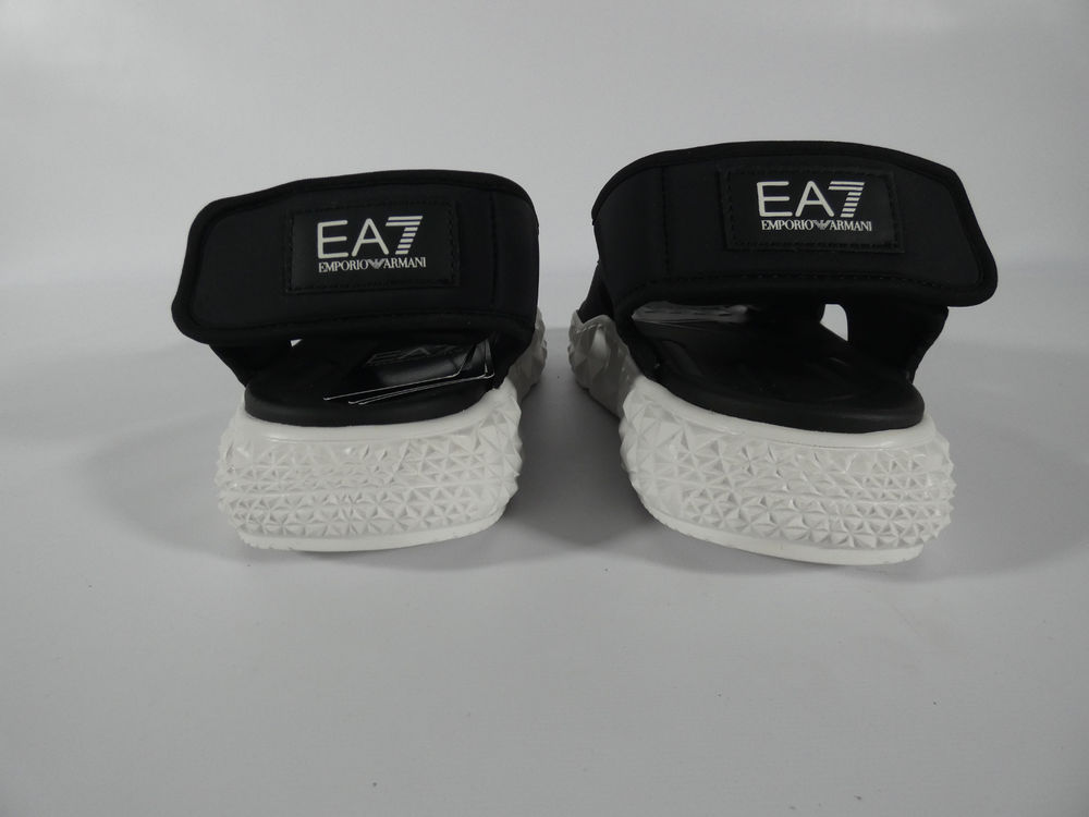 Paire de sandales EMPORIO ARMANI Chaussures