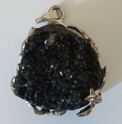 Pendentif artisanal pierre de lave cristal 10 Baignes-Sainte-Radegonde (16)