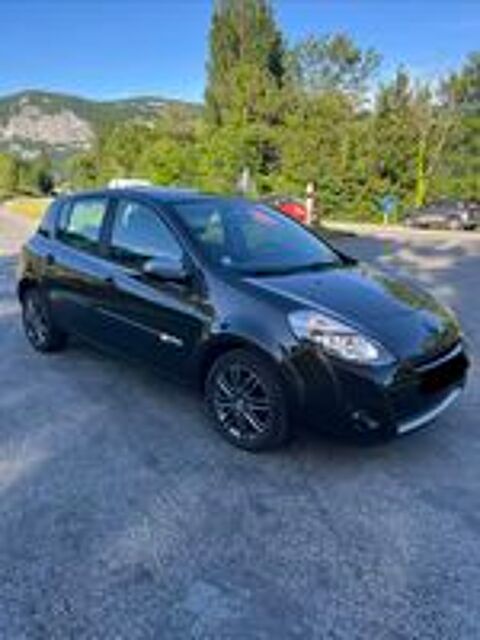 Clio III Tce 100 eco2 Night&Day 2011 occasion 01630 P&eacute;ron