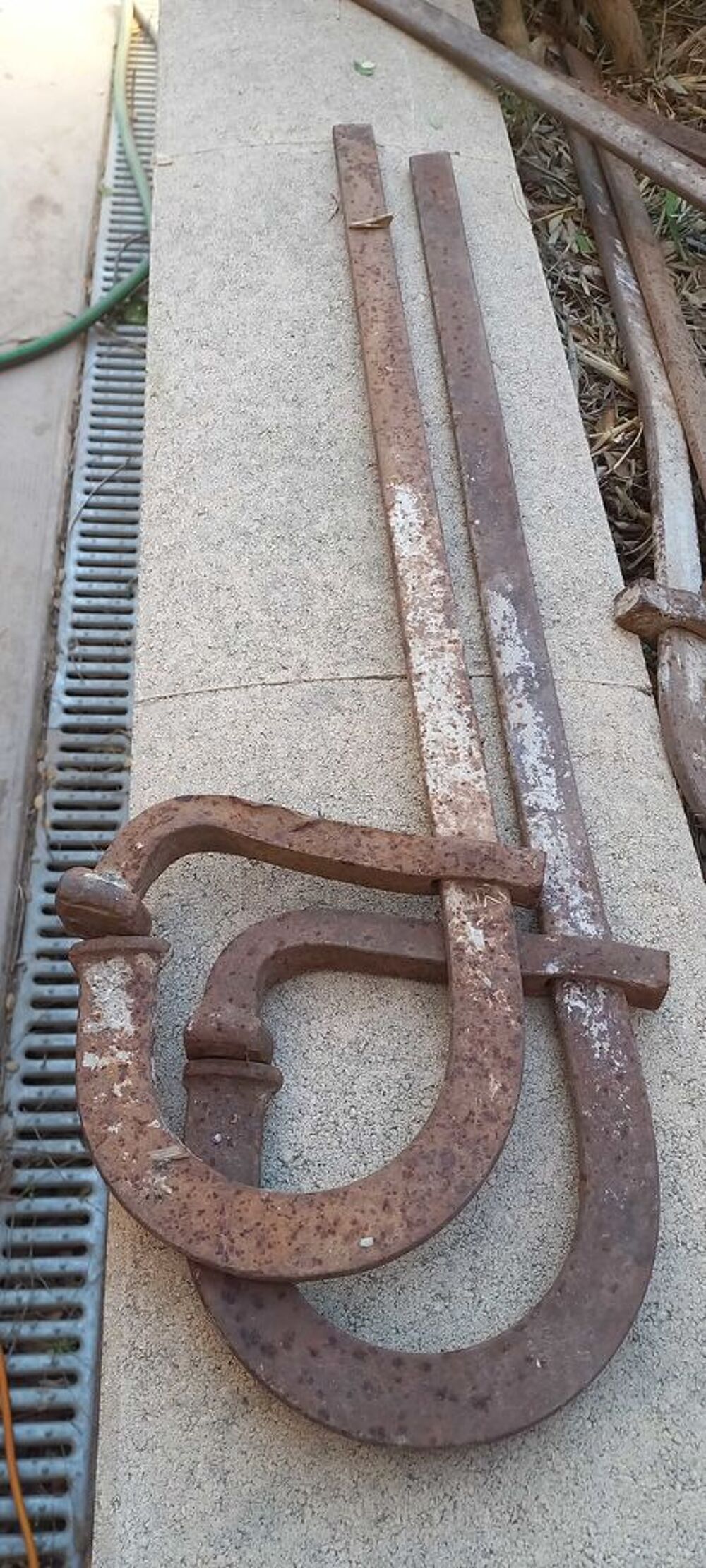 SERRES JOINTS ACIER DE MA&agrave;‡ON ET &agrave;€ POMPE Bricolage