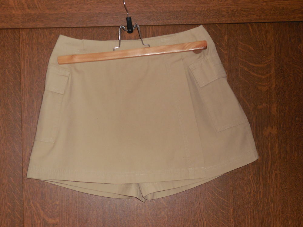 Short fausse jupe femme T40 NEUF Vêtements