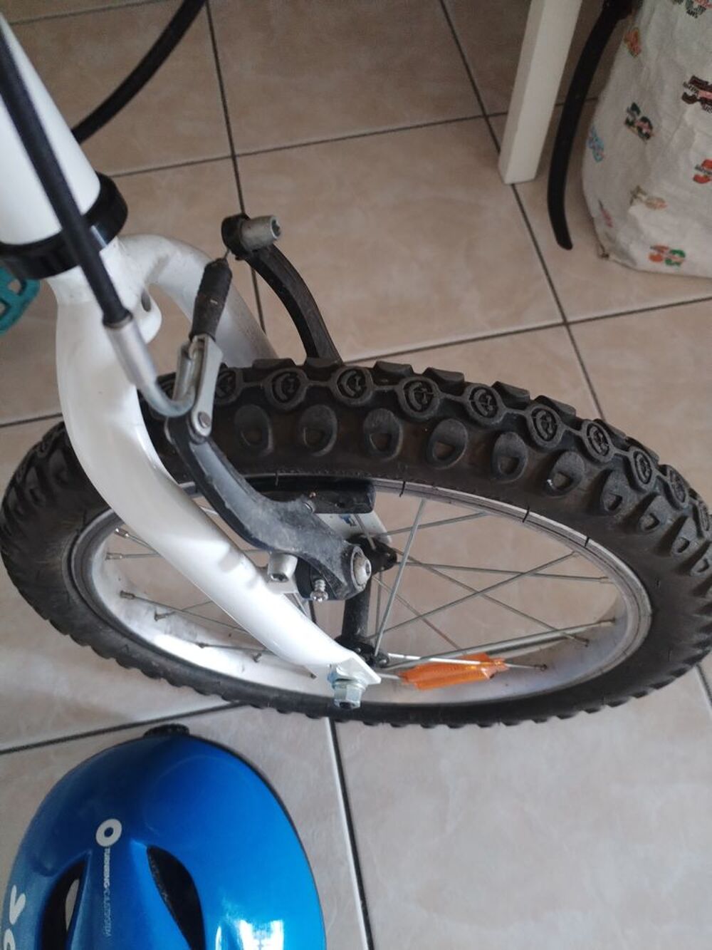 V&eacute;lo B TWIN 16 pouces Vlos