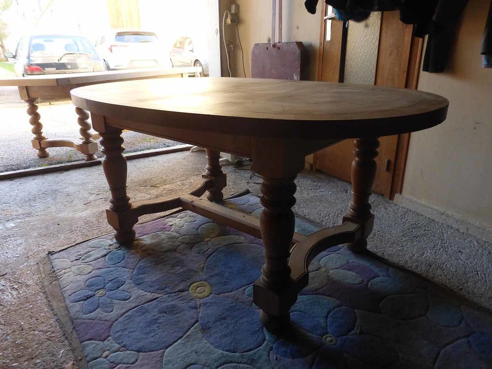 Table ovale ch&ecirc;ne massif marqueter Meubles