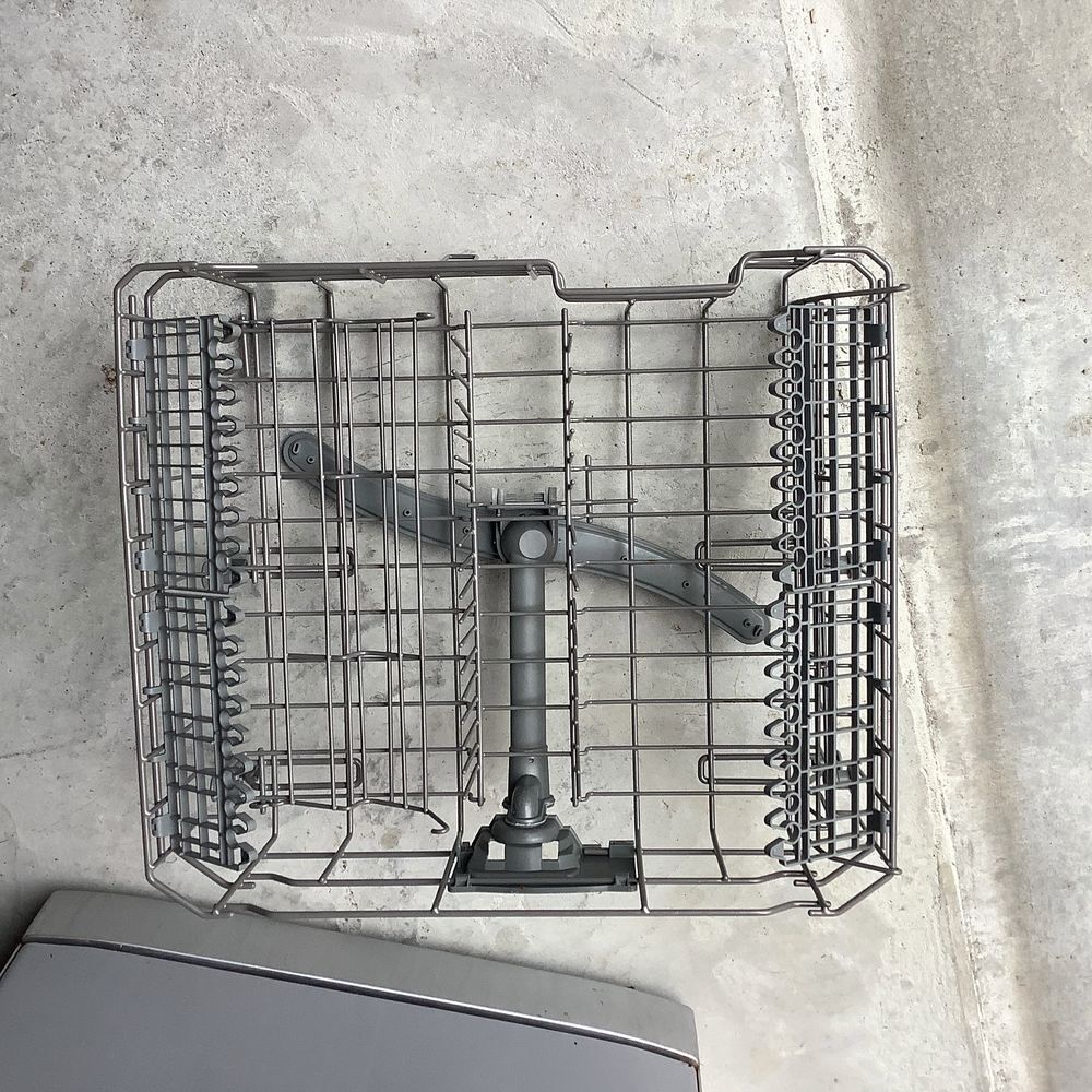Panier sup&eacute;rieur lave vaisselle avec pi&egrave;ces inclus ( h&eacute;lice Electroménager