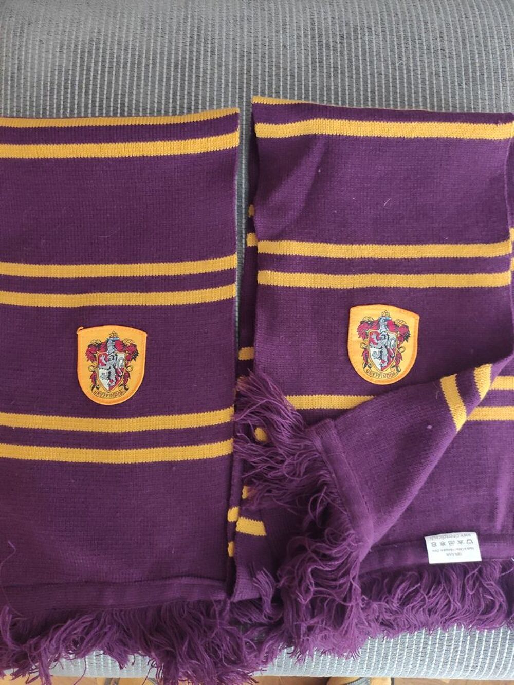 Echarpes Harry Potter Gryffondor Neuves
Vêtements enfants