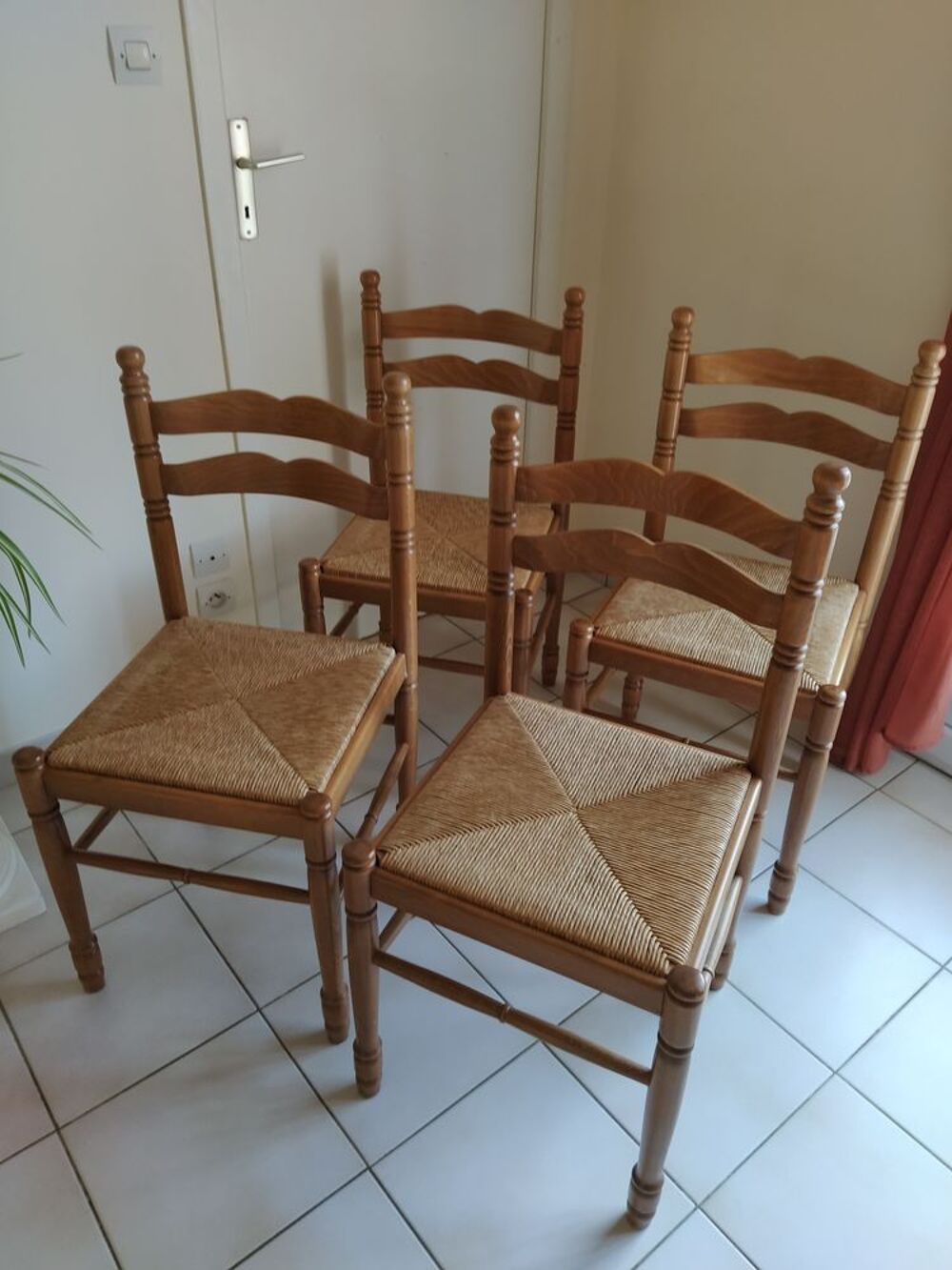CHAISES EMPAILLEES Meubles