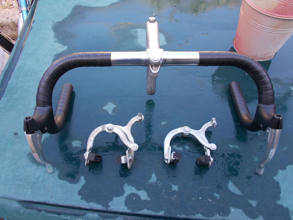 pi&egrave;ces de v&eacute;lo divers ancien vintage 1970/80 Vélos