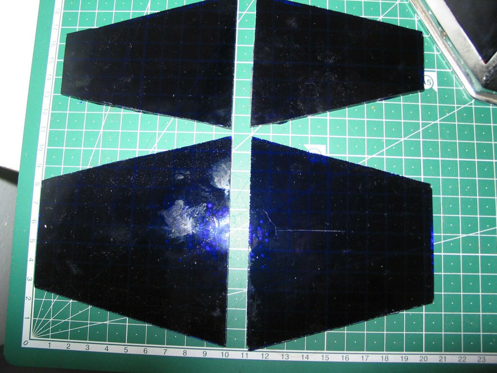 Lot de 4 verres pour grande lampe PIROUETT de salon.
bleu p Décoration