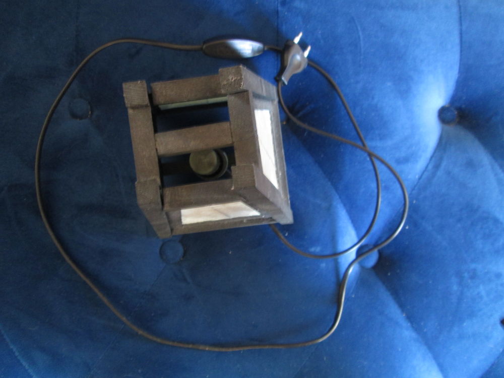 Lampe lumi&egrave;re douce tamis&eacute;e type photophore avec feuilles Décoration