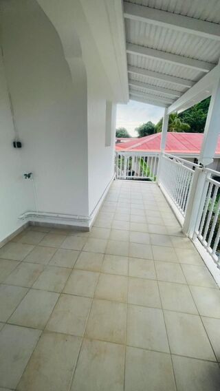  Appartement à louer 3 pièces 95 m²
