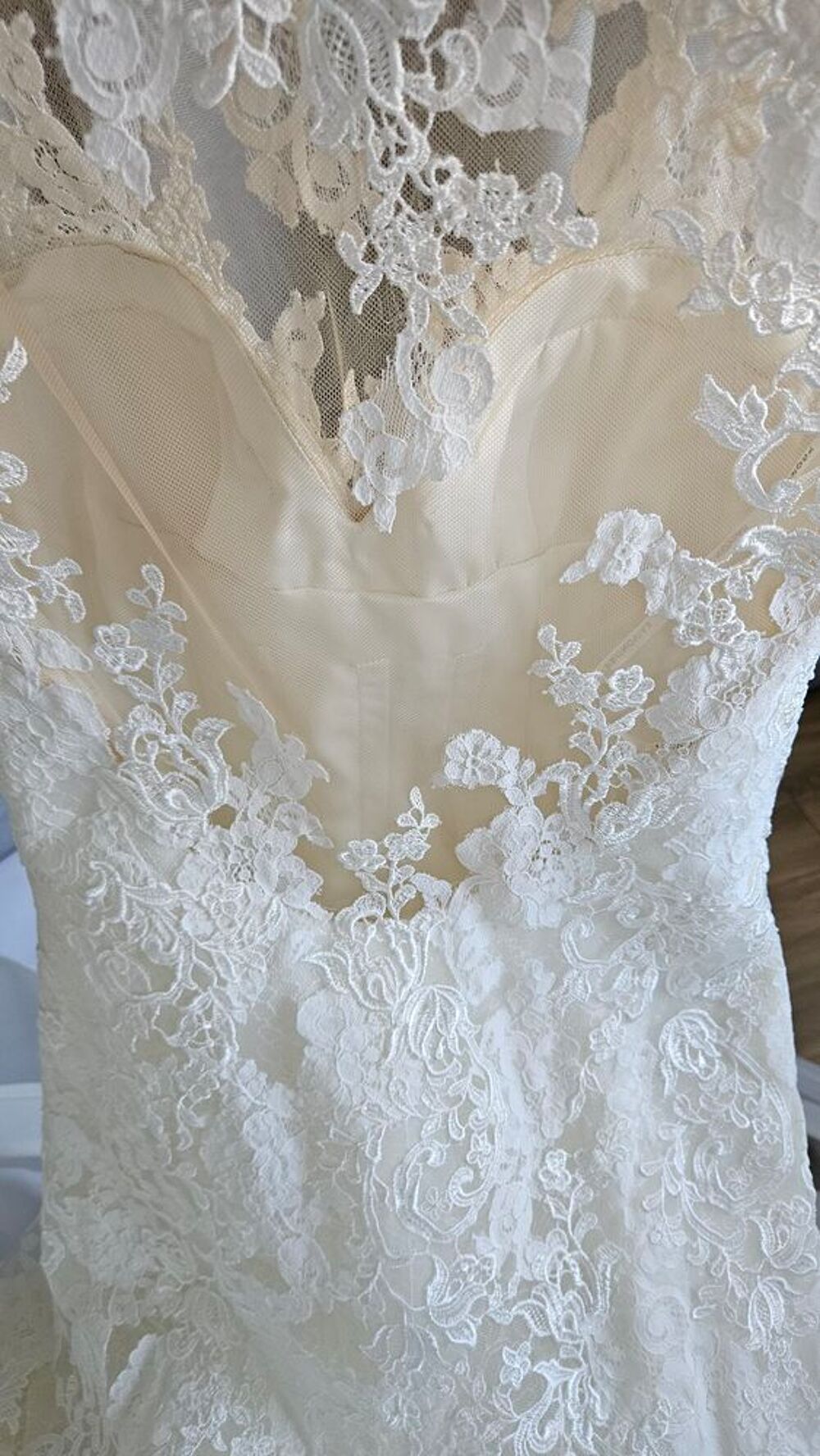 Robe Pronovias dentelle Vêtements