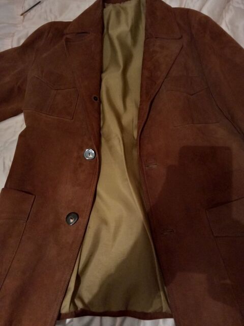 veste en daim marron, en bon tat. 0 Chteauroux (36)