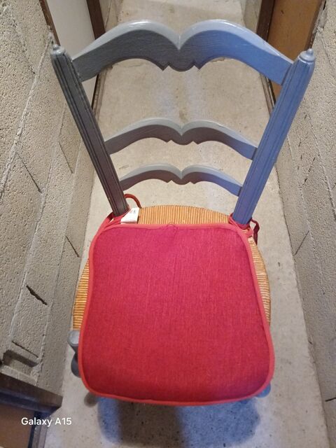 Chaises 25 Rochemaure (07)