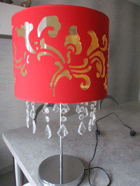 Lampe abat jour rouge avec pampilles h 55 cm 15 Port-sur-Saône (70)