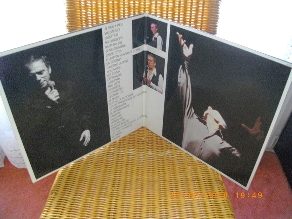 Pochette de 2 disques vinyles 33 Tours de "YVES MONTAND" CD et vinyles