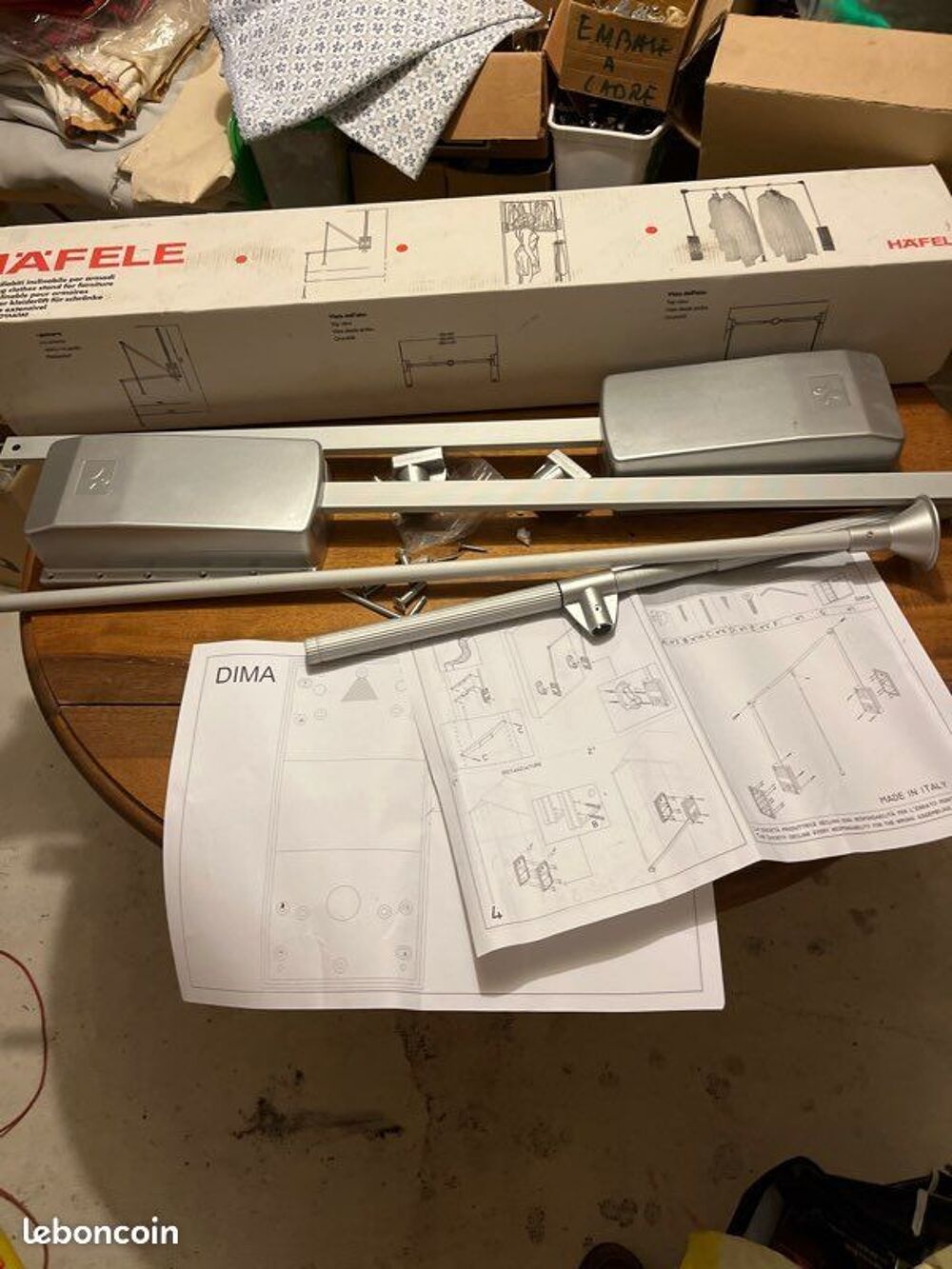 Tringle HAFELE pour placard haut Bricolage