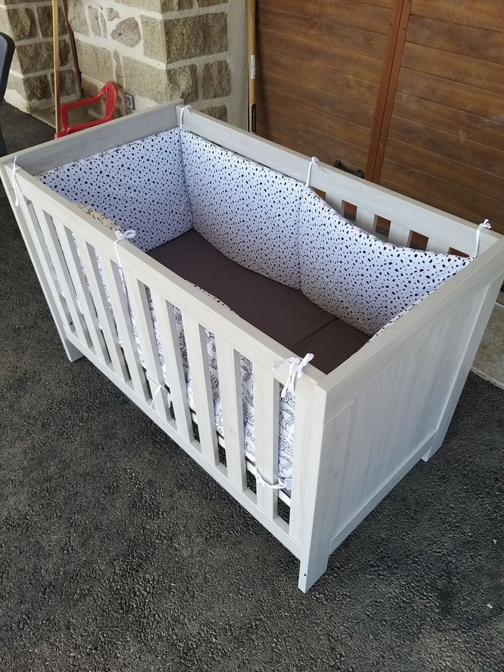 Lit b&eacute;b&eacute; en bois haute qualit&eacute; Mobilier enfants