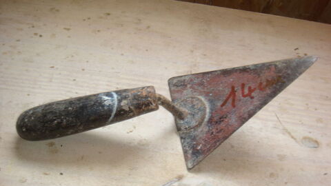 Truelle triangulaire ma�onnerie 10 Saint-M�dard-en-Jalles (33)