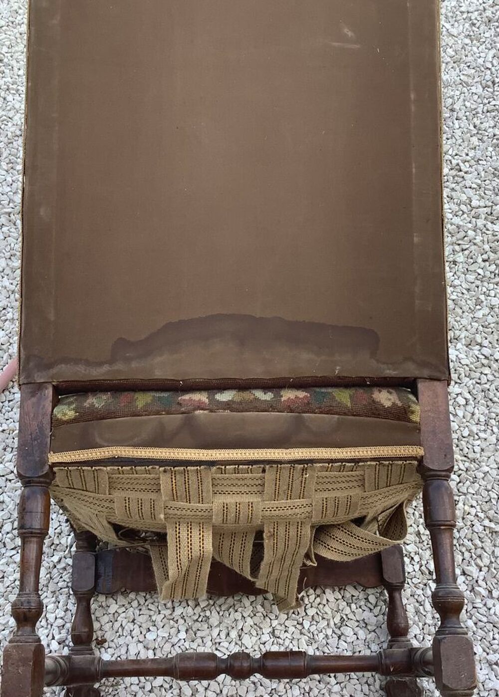 Une belle paire de fauteuils du style Louis XIII Meubles