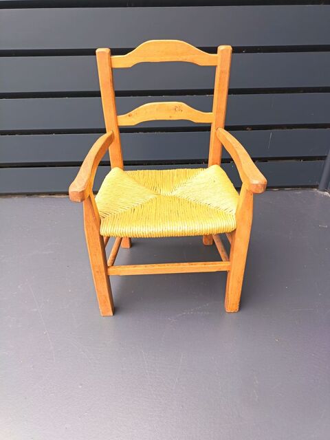 Petite chaise enfant 30 Aire-sur-la-Lys (62)