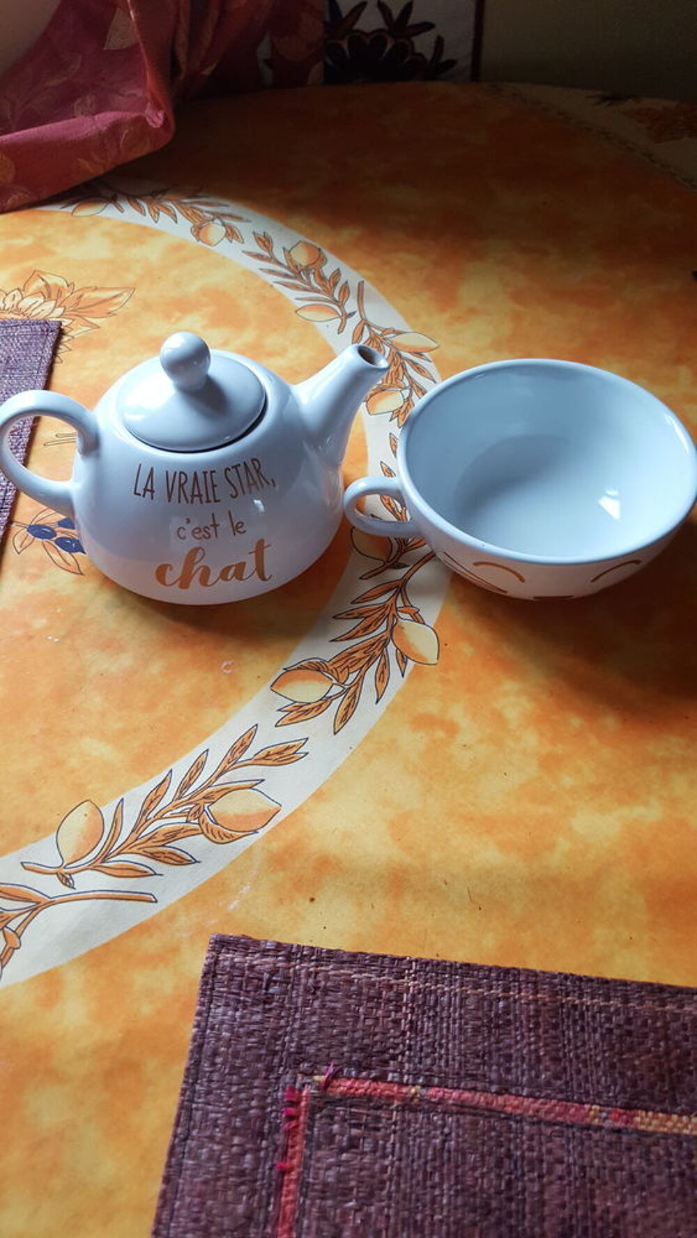 4 THEIERES AVEC LES TASSES Electroménager