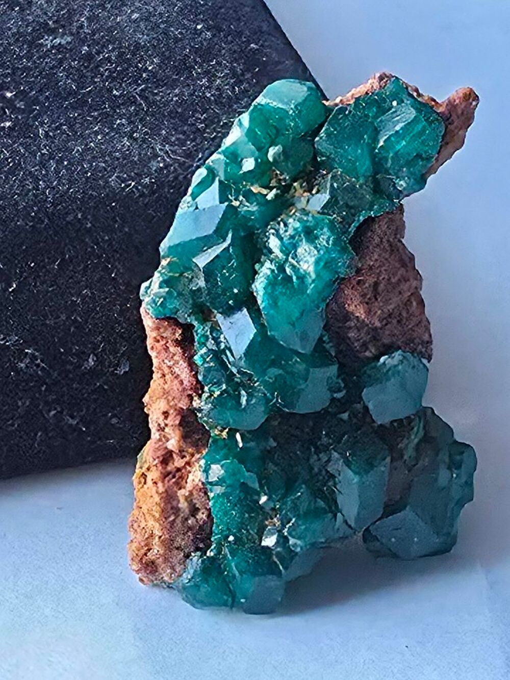 Dioptase sur Gangue (16g)-Min&eacute;ral de Collection Katanga 
