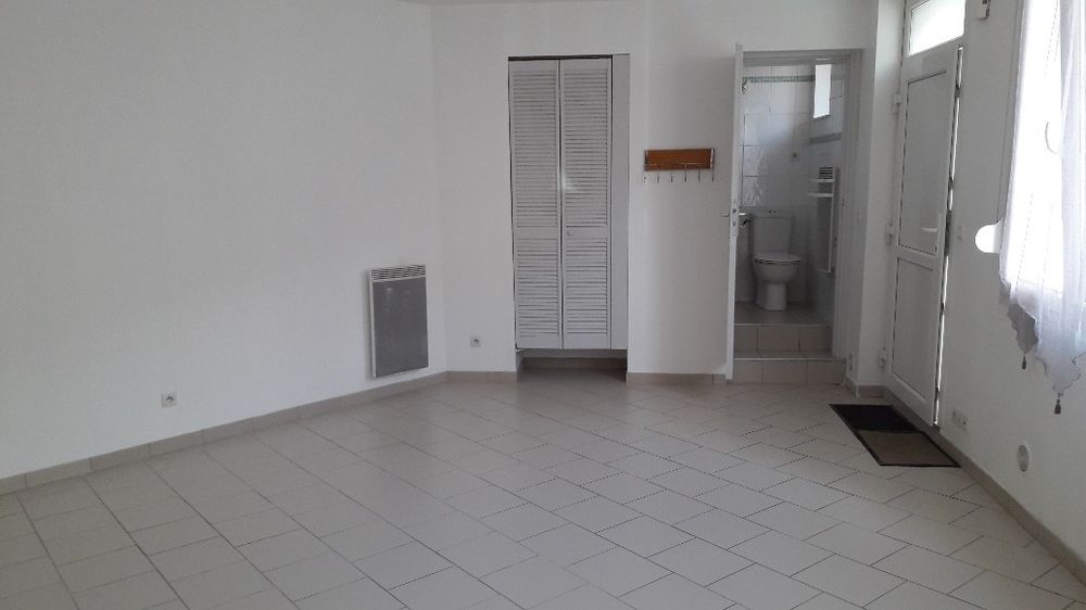 Location Appartement agréable studio de 27 m² à Epinal Épinal