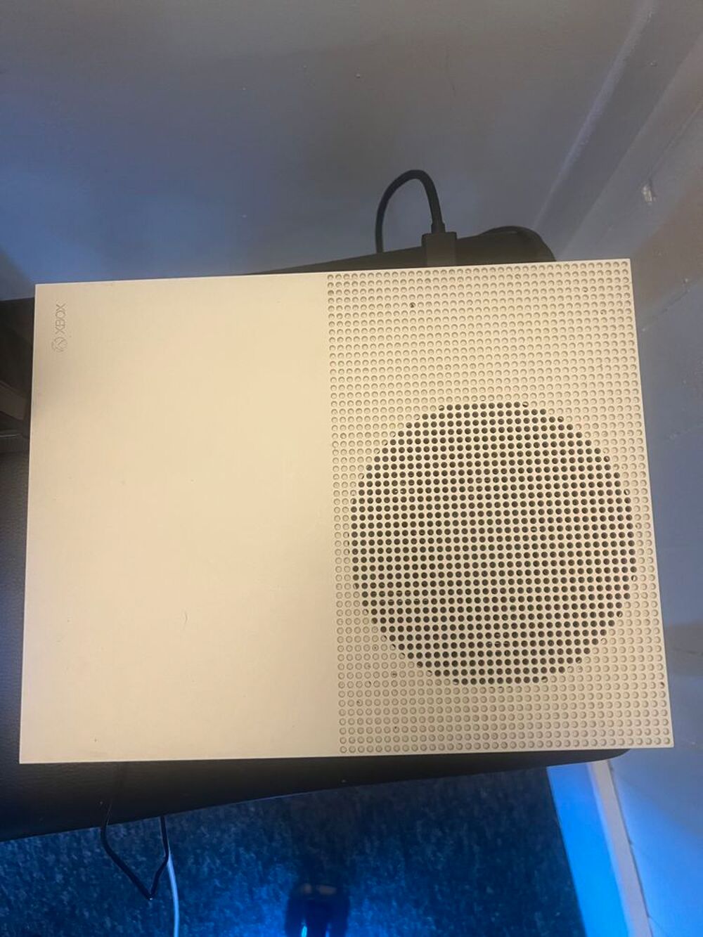 XBOX ONE S 1 TO + 2 JEUX ET 1 MANETTE Consoles et jeux vidéos