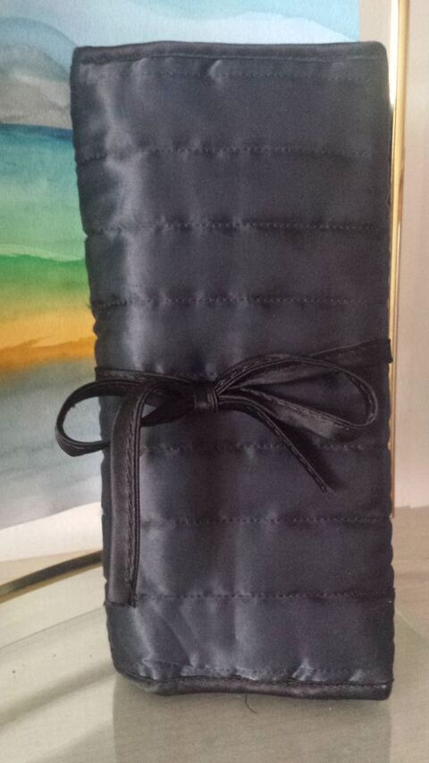 POCHETTE RANGE BIJOUX 20 Nice (06)