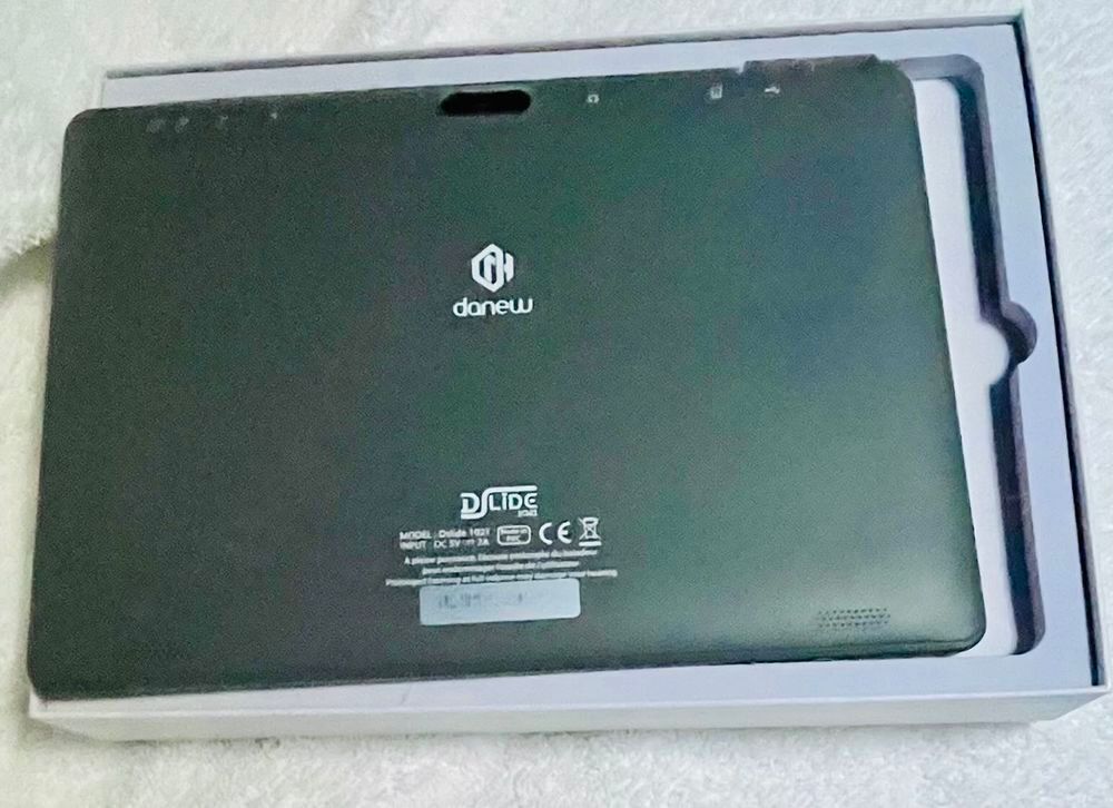 Tablette num&eacute;rique neuve danew 10 pouces Téléphones et tablettes
