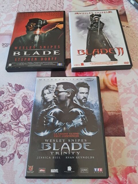 DVDs Blade 1 2 3 film cine vampire action TV serie 4 Fves (57)