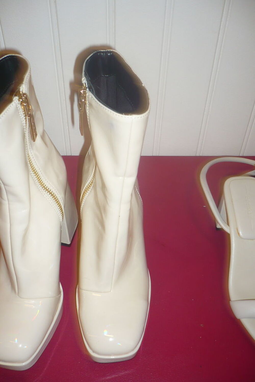 2 PAIRES CHAUSSURES BERSHKA Chaussures